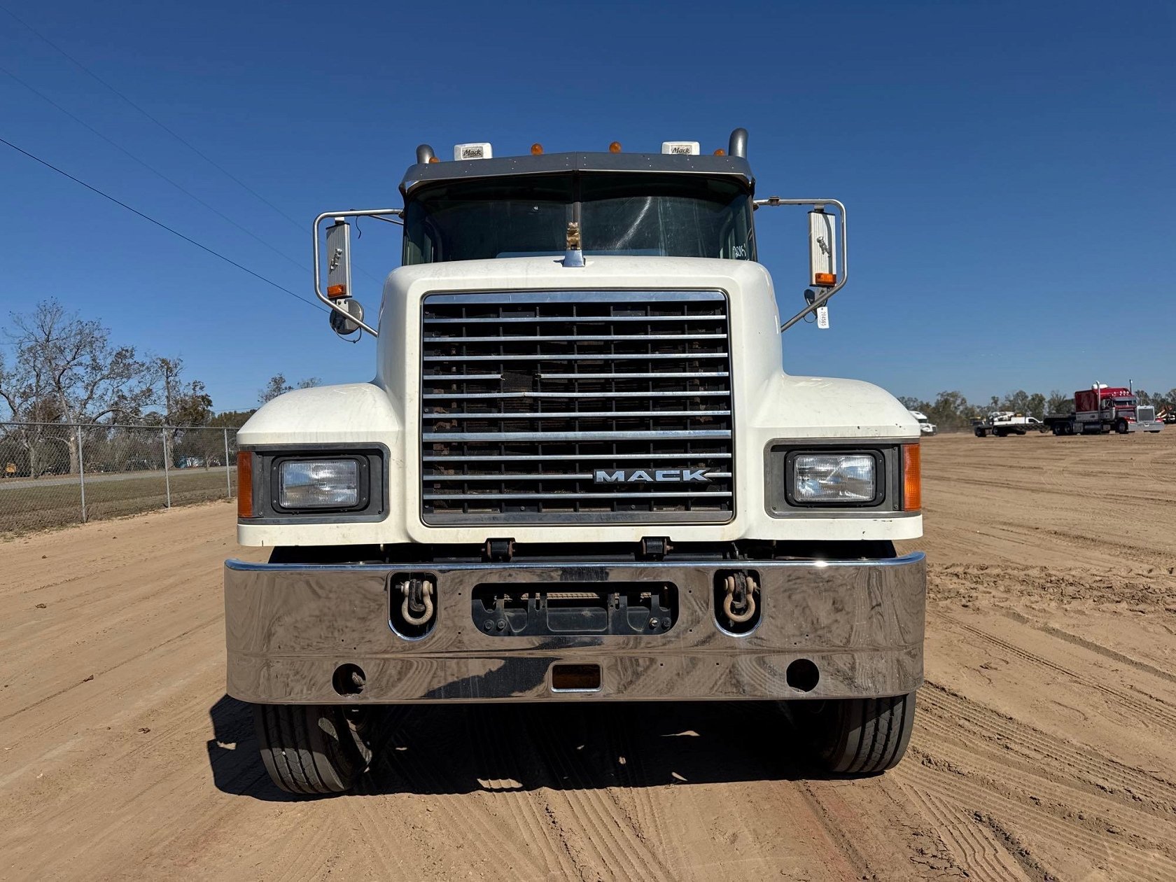 2015 MACK CHU613 DAY CAB ROAD TRACTOR