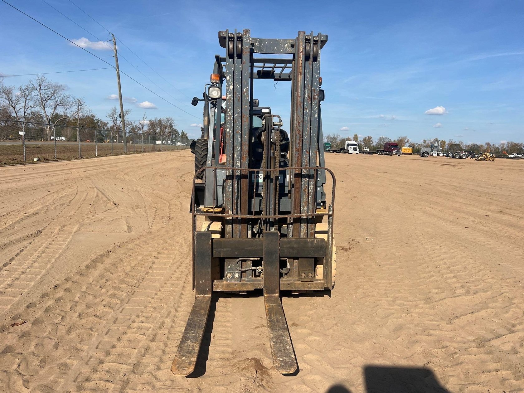 HELI 25 STRAIGHT MAST FORKLIFT