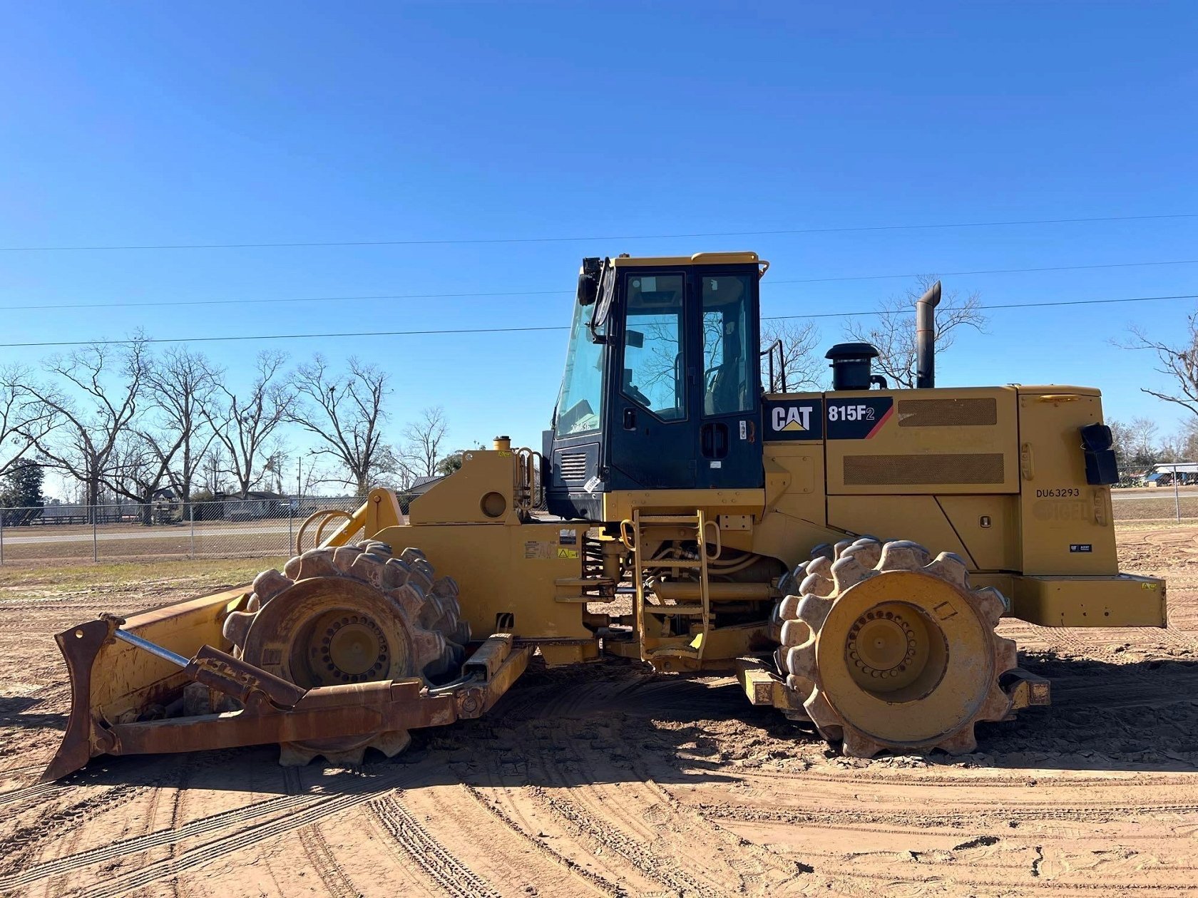 2015 CATERPILLAR 815F2 SOIL COMPACTOR