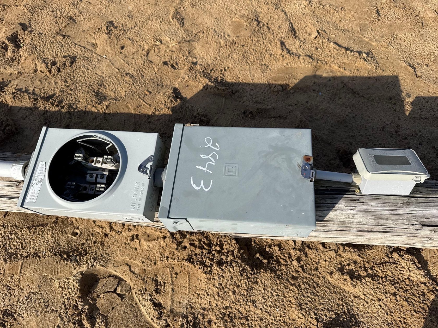 Overhead Service Box 18' OVERHEAD SERVICE POLE