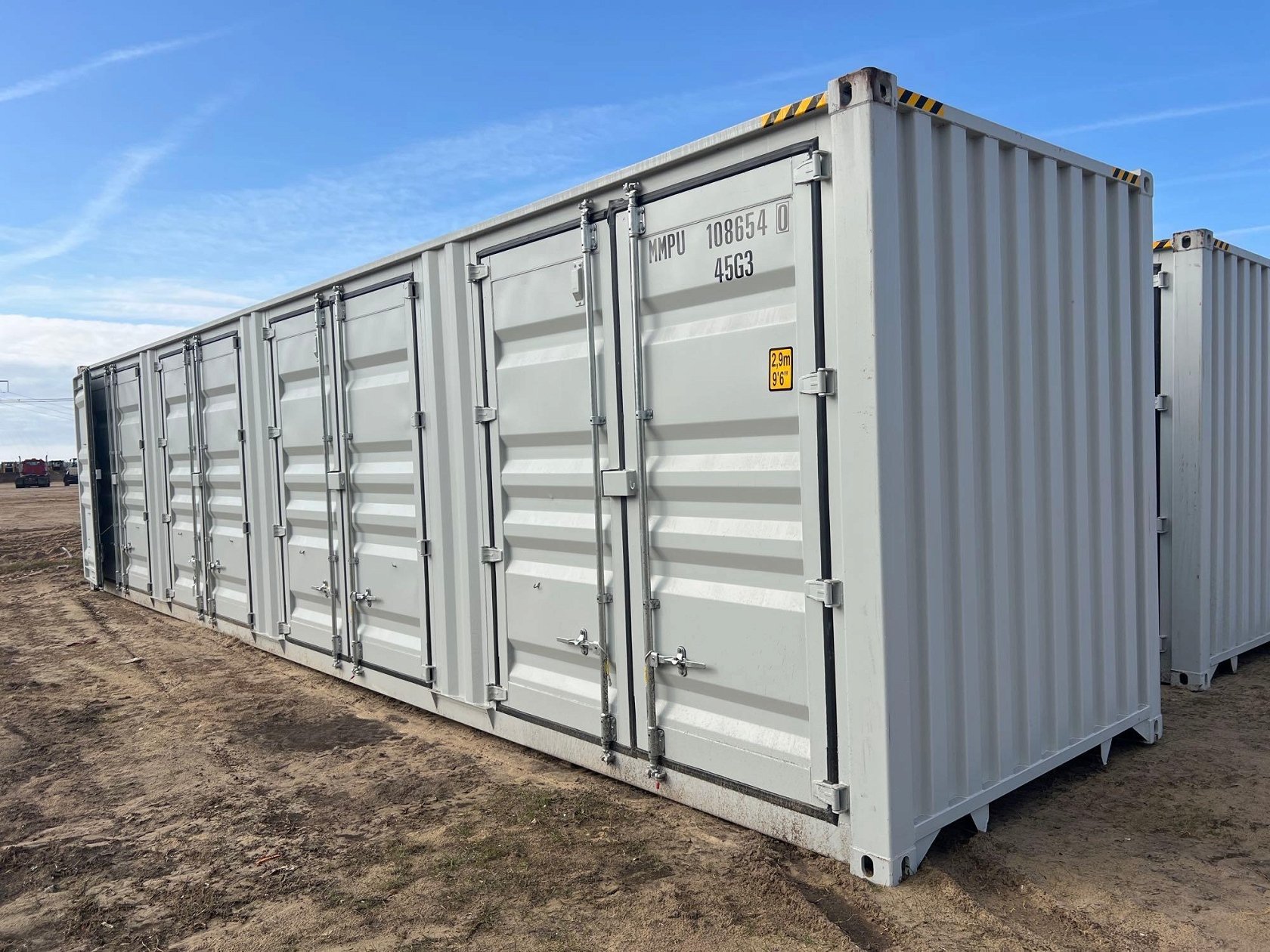 40' CONTAINER