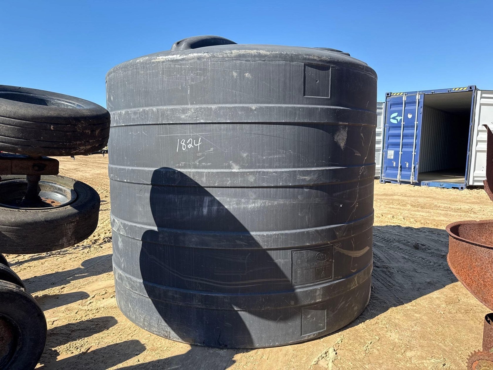 2500 GALLON INDUSTRIAL TANK
