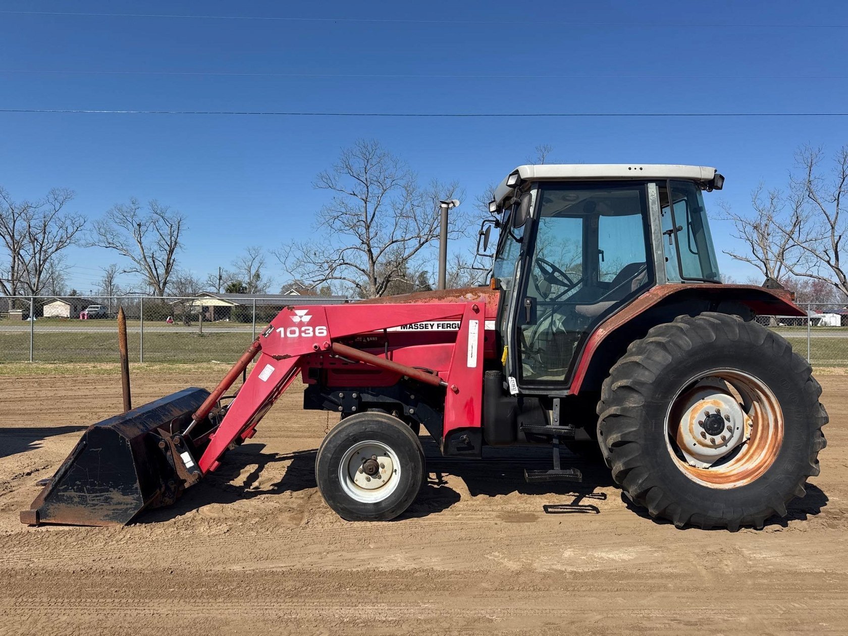 Mf 4243 MASSEY FERGUSON 4243 TRACTOR