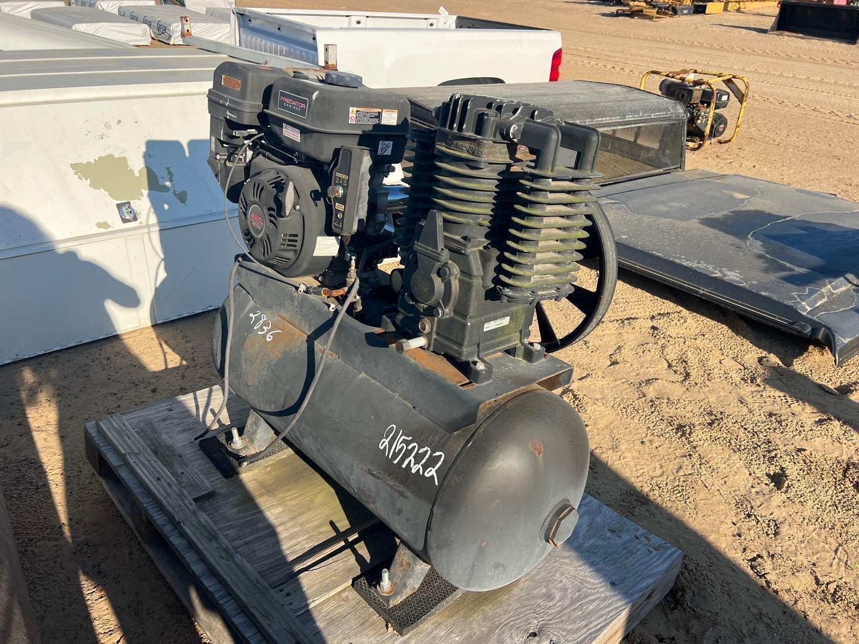 30 GALLON AIR COMPRESSOR