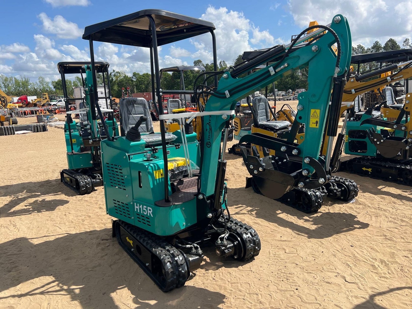 UNSED CFG H15R EXCAVATOR