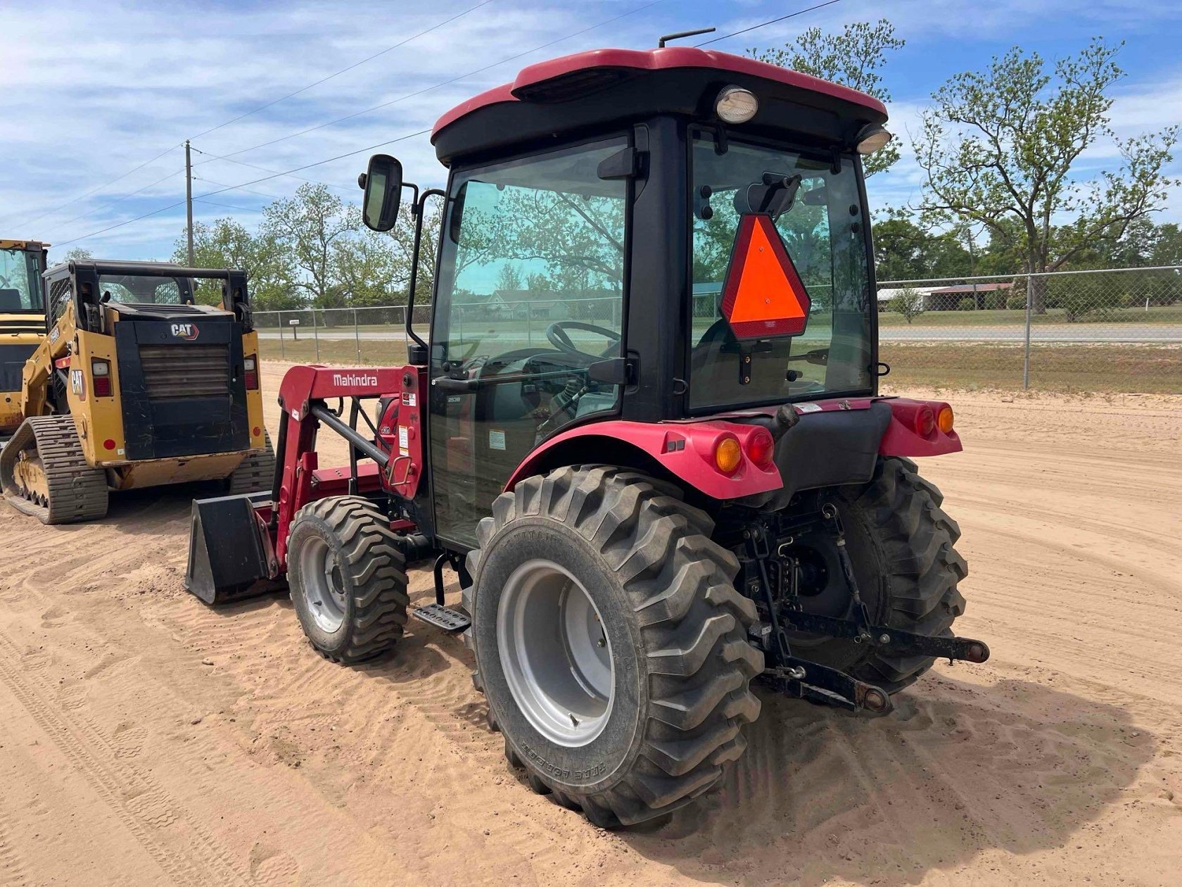 MAHINDRA 2538 TRACTOR