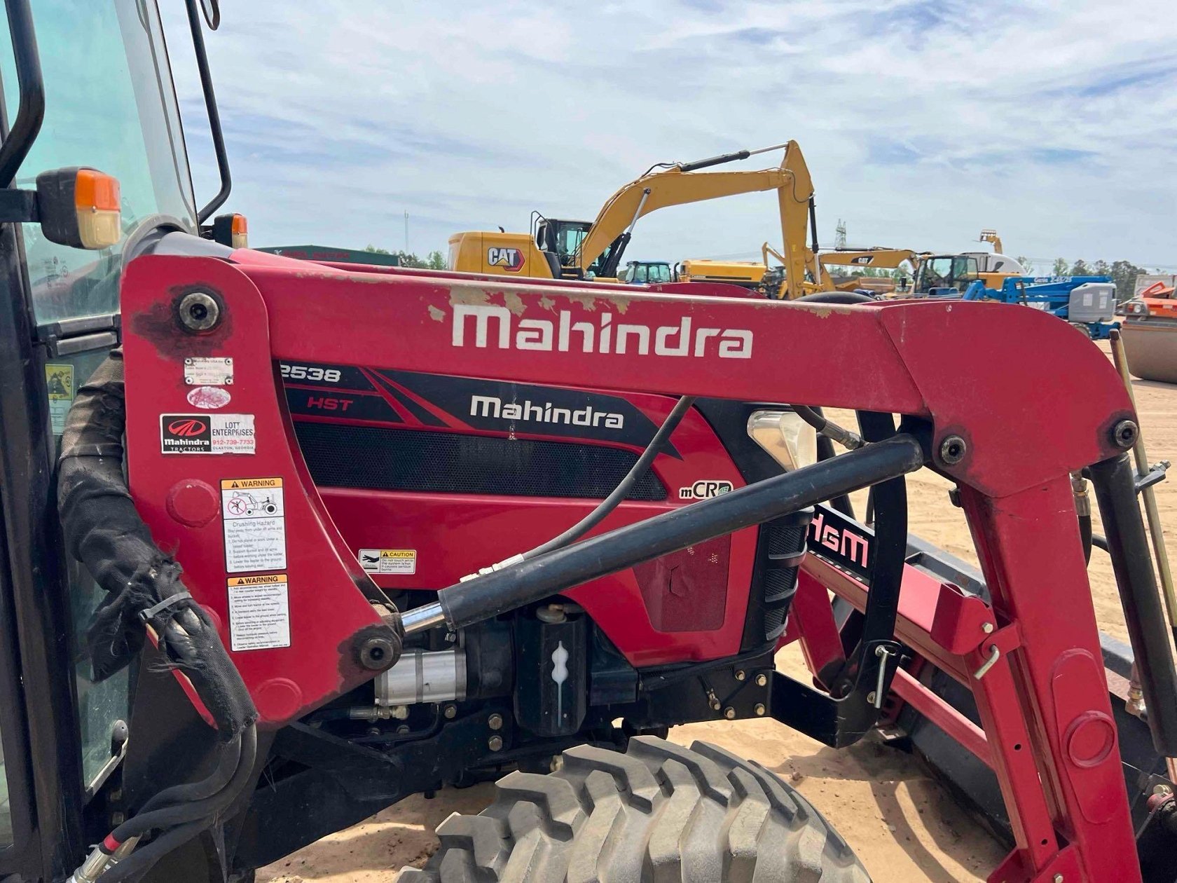 MAHINDRA 2538 TRACTOR