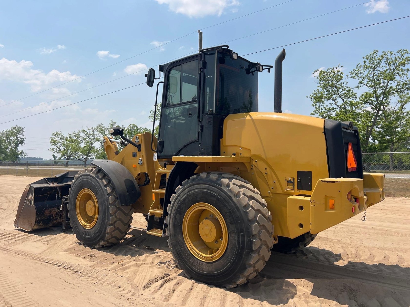 2023 CATERPILLAR 920 WHEEL LOADER