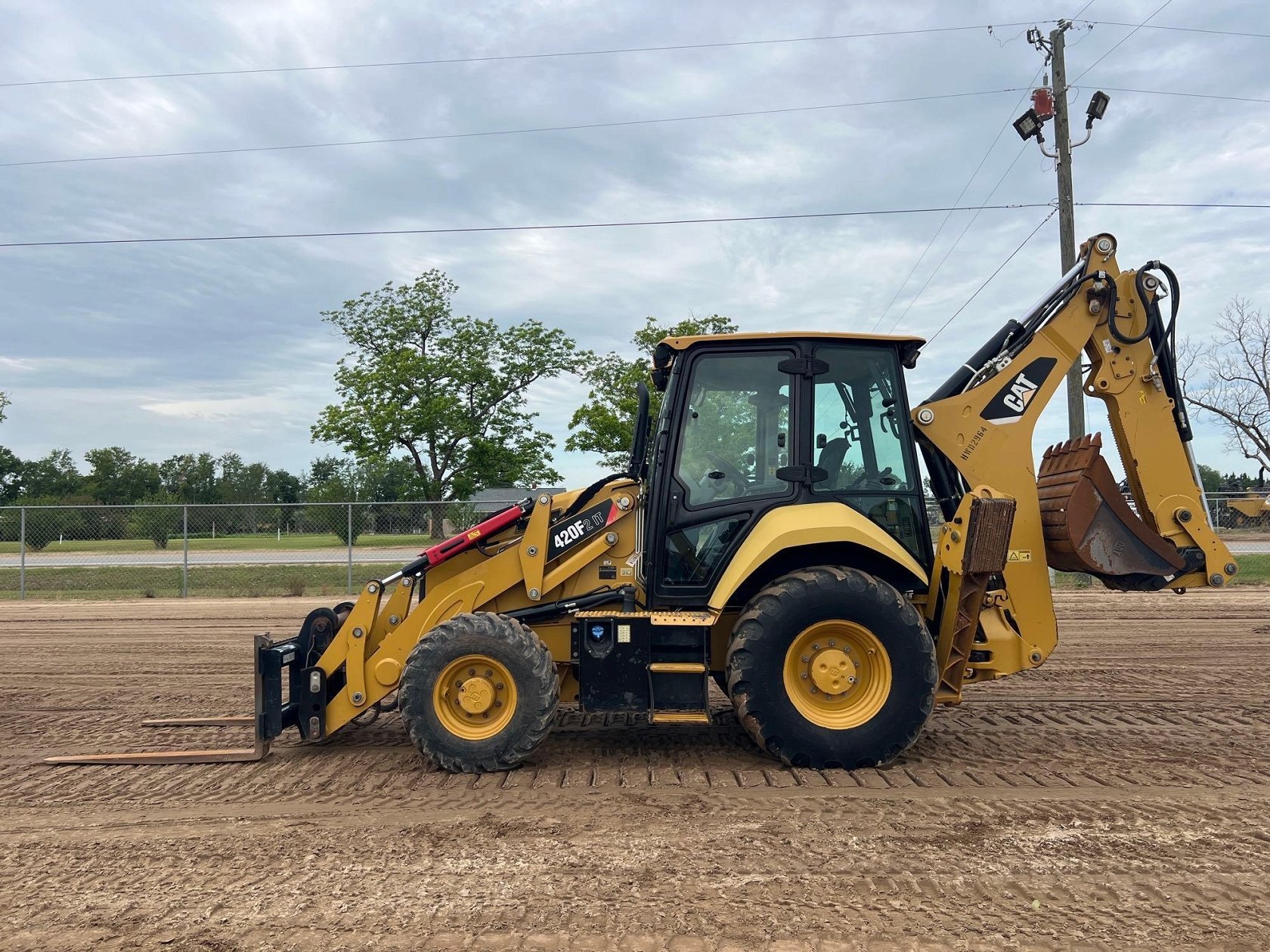2018 CATERPILLAR 420F2 IT BACKHOE