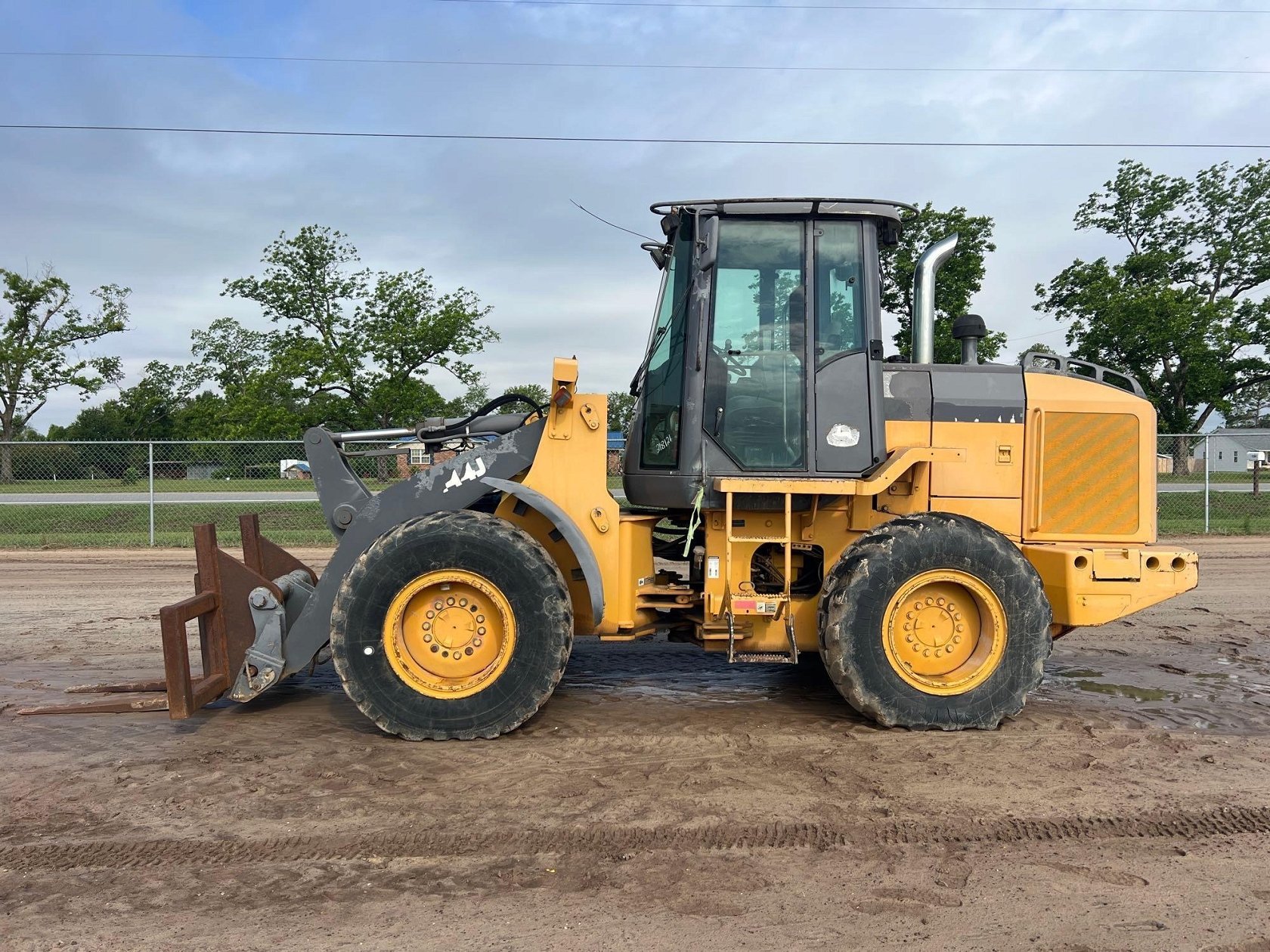 2004 JOHN DEERE 444J WHEEL LOADER